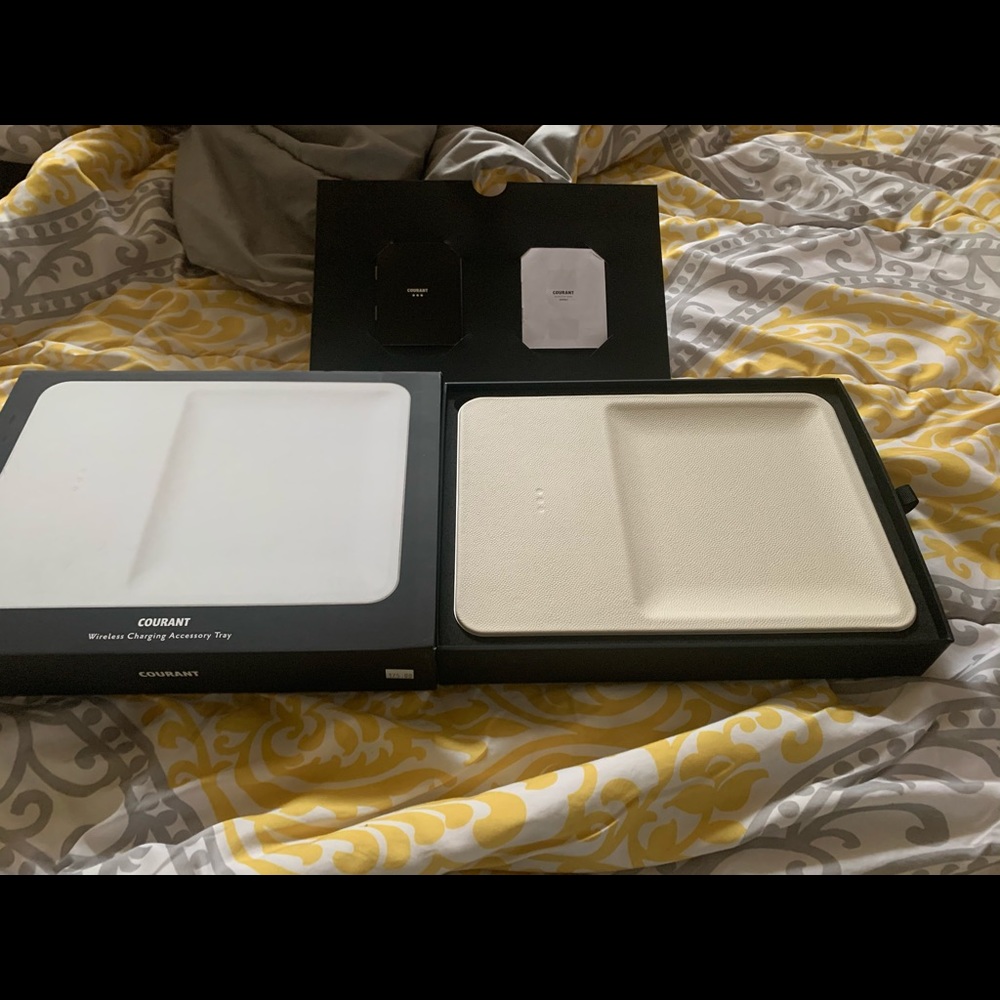 Wireless charging station